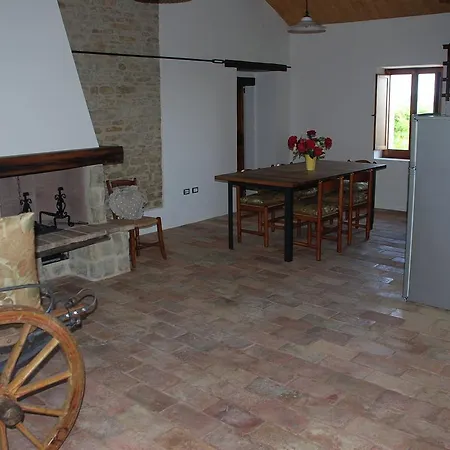 Quaint Farmhouse In Barchi With Garden, Bbq, Fireplace Hébergement de vacances *