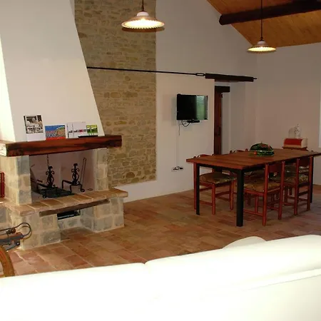 Quaint Farmhouse In Barchi With Garden, Bbq, Fireplace Hébergement de vacances *