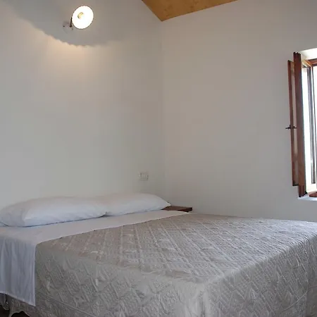 Hébergement de vacances Quaint Farmhouse In Barchi With Garden, Bbq, Fireplace