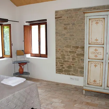 Quaint Farmhouse In Barchi With Garden, Bbq, Fireplace Hébergement de vacances