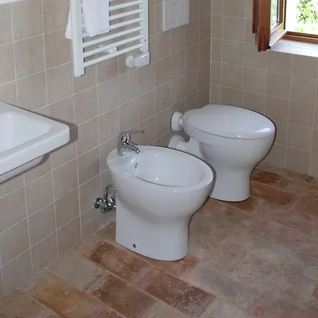 Hébergement de vacances Quaint Farmhouse In Barchi With Garden, Bbq, Fireplace *